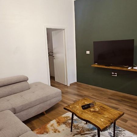 Stayak Shkoder Bagian luar foto